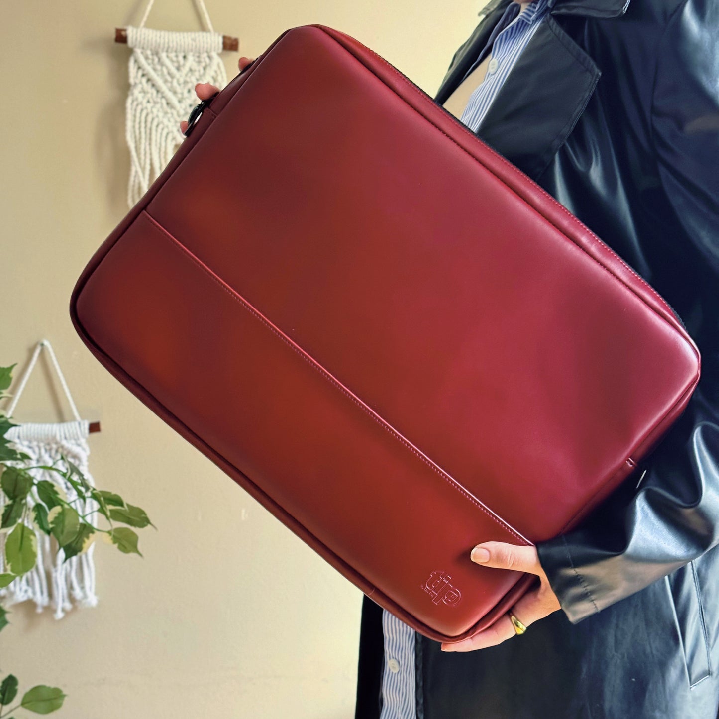 Burgundy laptop Sleeve - Matte leather