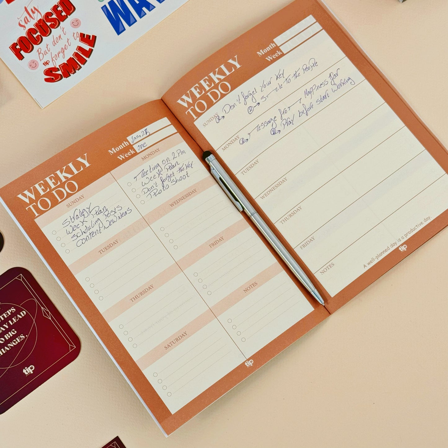 Weekly Planner in English - Maroon