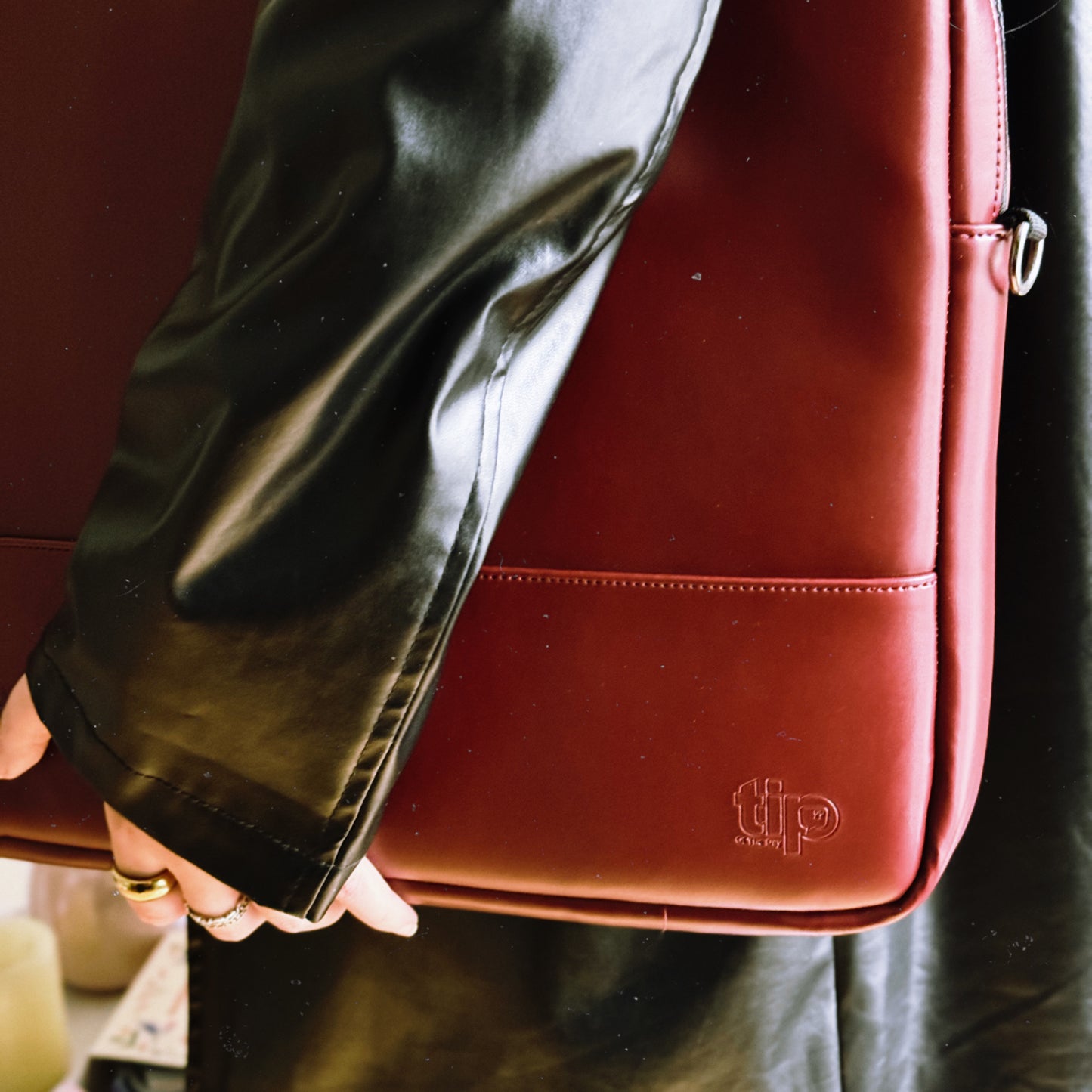 Burgundy laptop Sleeve - Matte leather