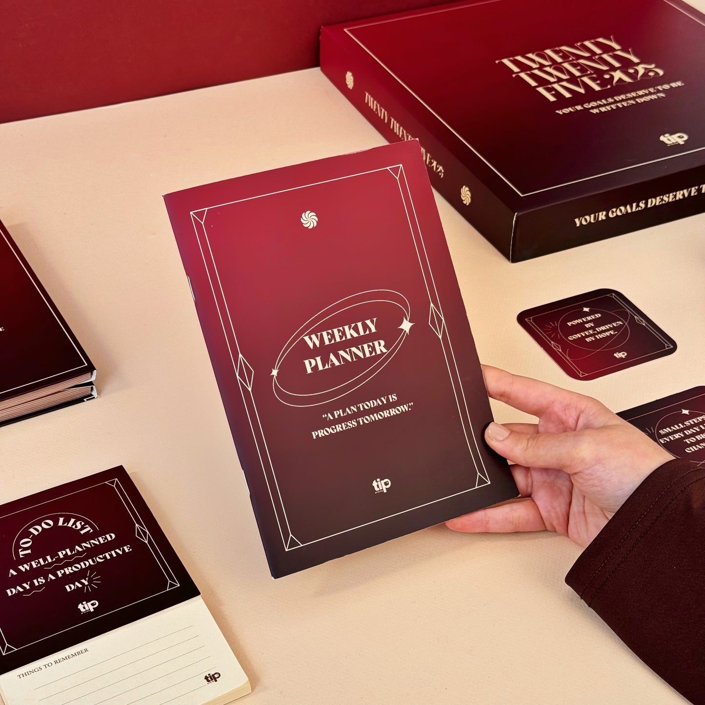 Weekly Planner in English - Maroon