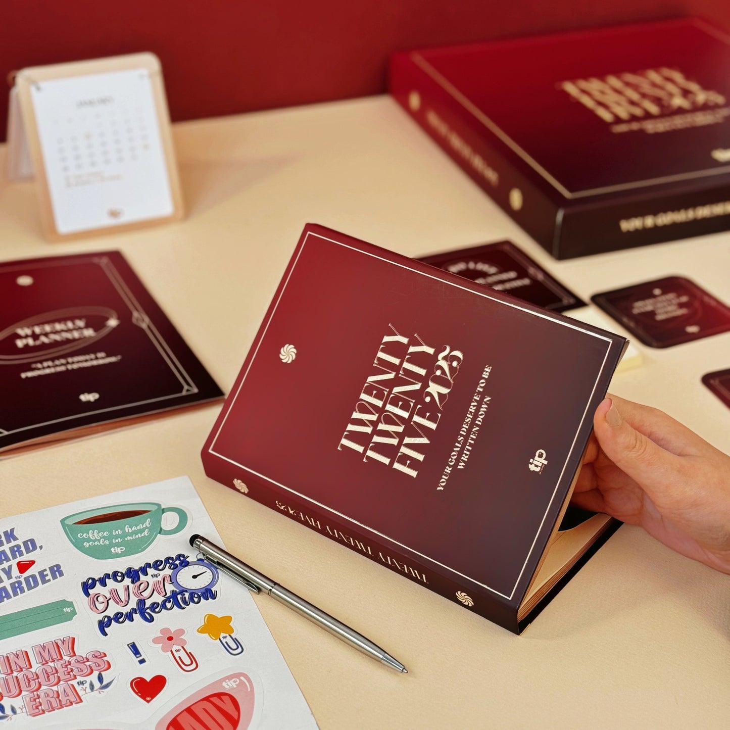 Maroon - Advent Calendar English