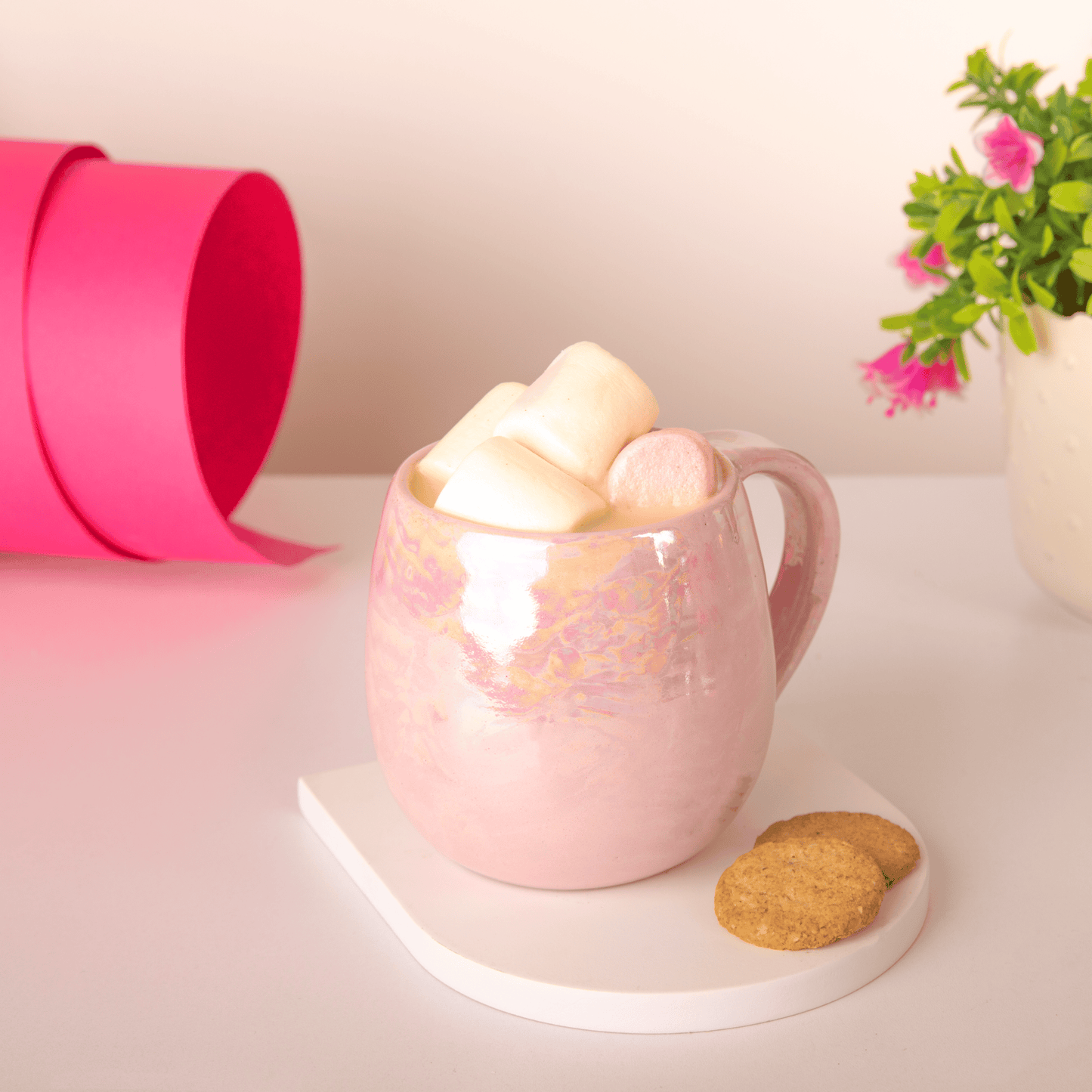 Curvy pink mug