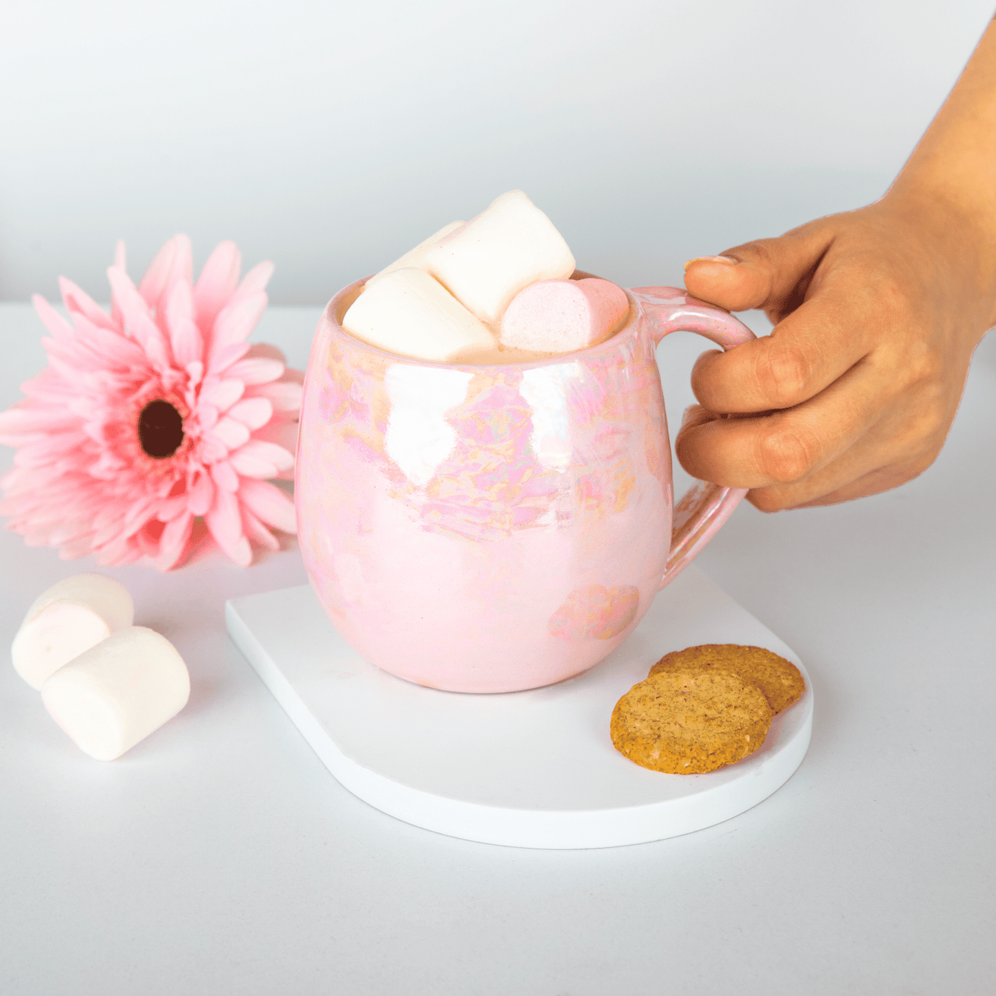Curvy pink mug
