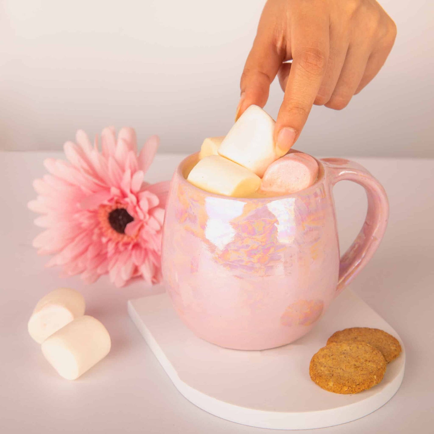 Curvy pink mug
