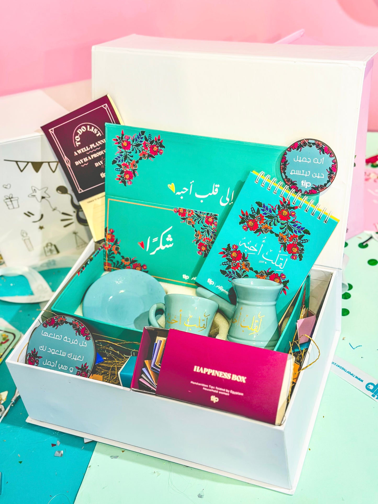 “سنة حلوة يا جميل” Box +  “To a Heart I Love – Tiffany” Box 